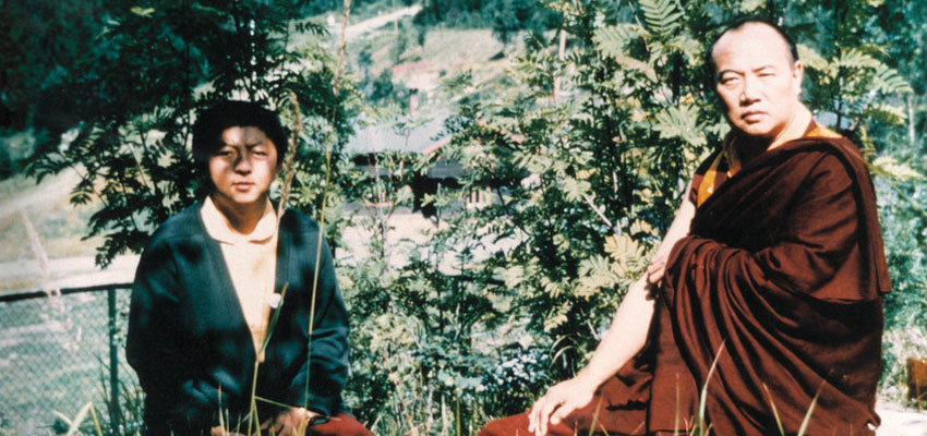 HH le 16ème Karmapa Rangjung Rigpe Dorje (à droite) avec Jigme Rinpoché